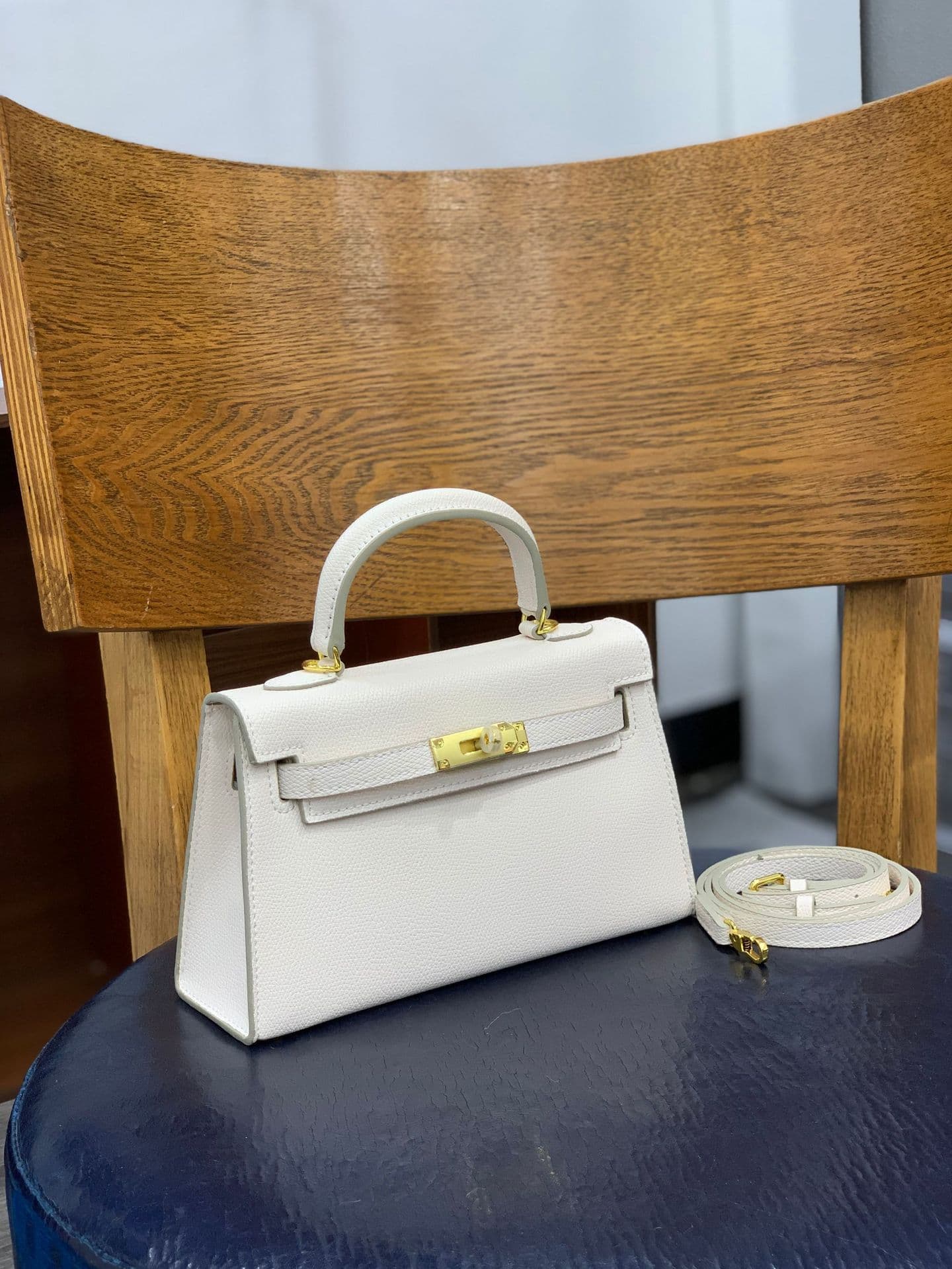 Sac bandoulière et sac à main Kelly Mini tendance de deuxième génération (2026), sac à main de luxe léger aux couleurs contrastées.