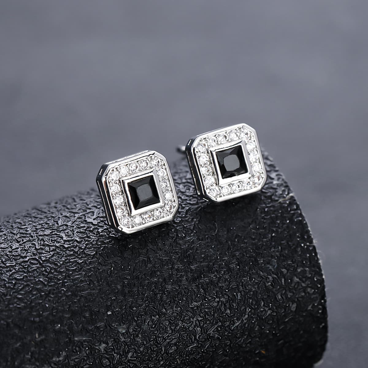 Diamond Studded Men Do Fade, That Are Not Easily Allergic, High-end Personalized Versatile Earrings For Women, Simple