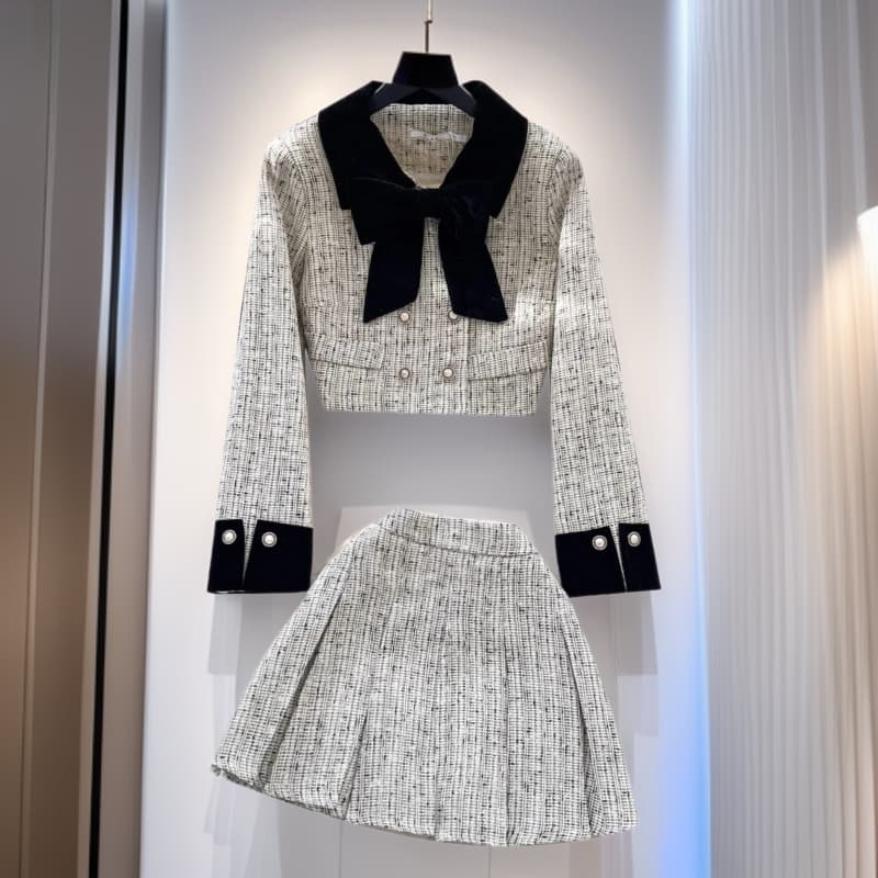 ​​"Elegant Vintage Tweed Suit Set – High-Waisted Pleated Skirt & Contrast Trim Jacket (Greyish/Black, S-L)"​​