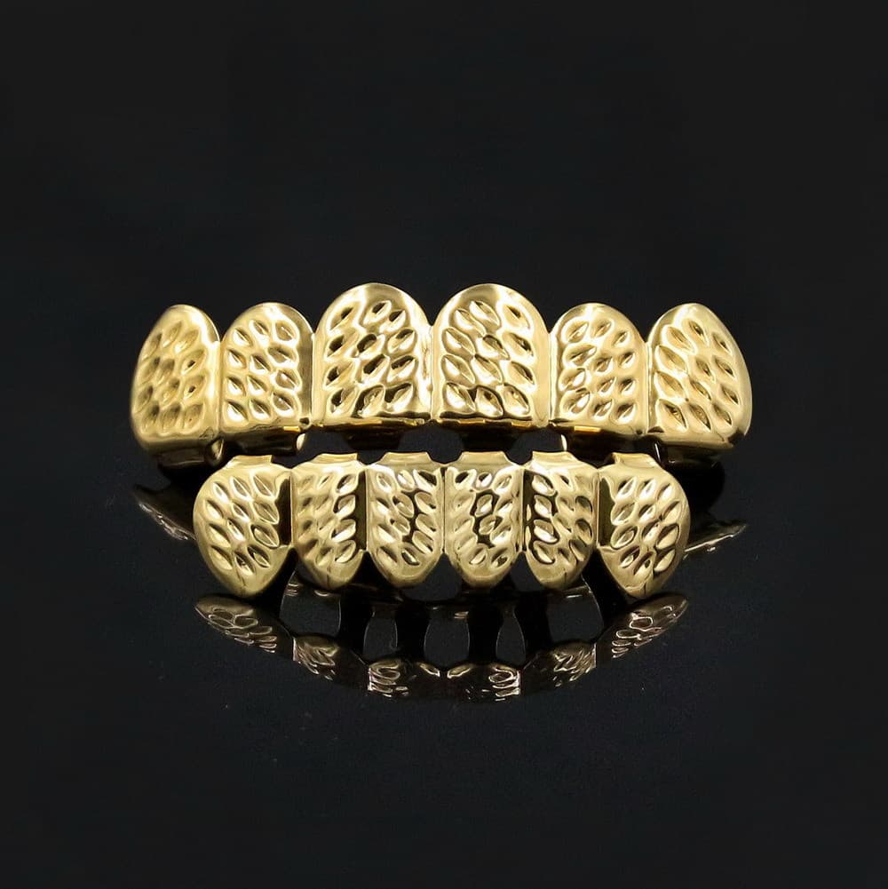 Hot Selling Hip Hop Braces Gold Plated Carved Pattern Gold Braces Halloween Teeth Grill Props