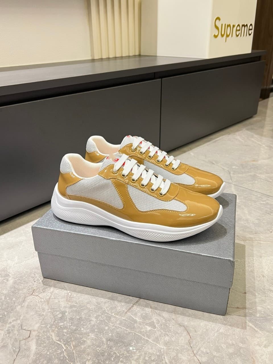 Chaussures de sport décontractées authentiques pour hommes de marque P, style coupe de l'Amérique, en cuir verni brillant, style couple