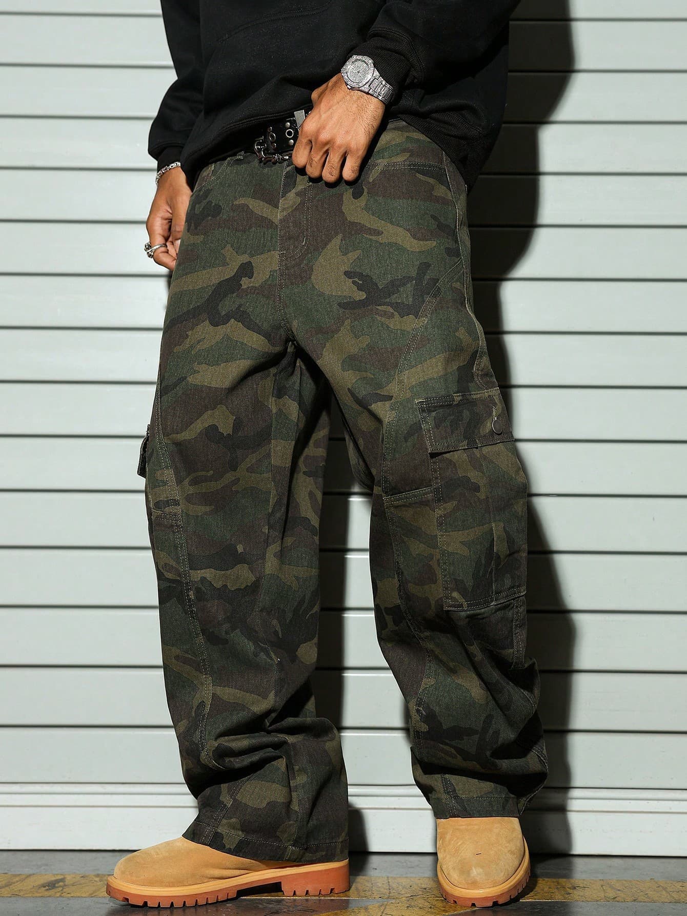 Jean cargo camouflage à jambes larges, déchiré et multipoches, style streetwear décontracté pour homme
