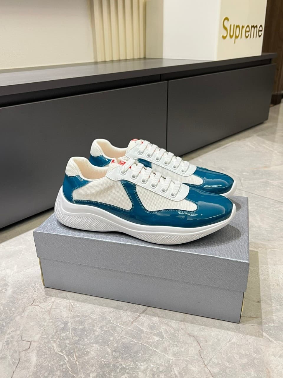 Chaussures de sport décontractées authentiques pour hommes de marque P, style coupe de l'Amérique, en cuir verni brillant, style couple