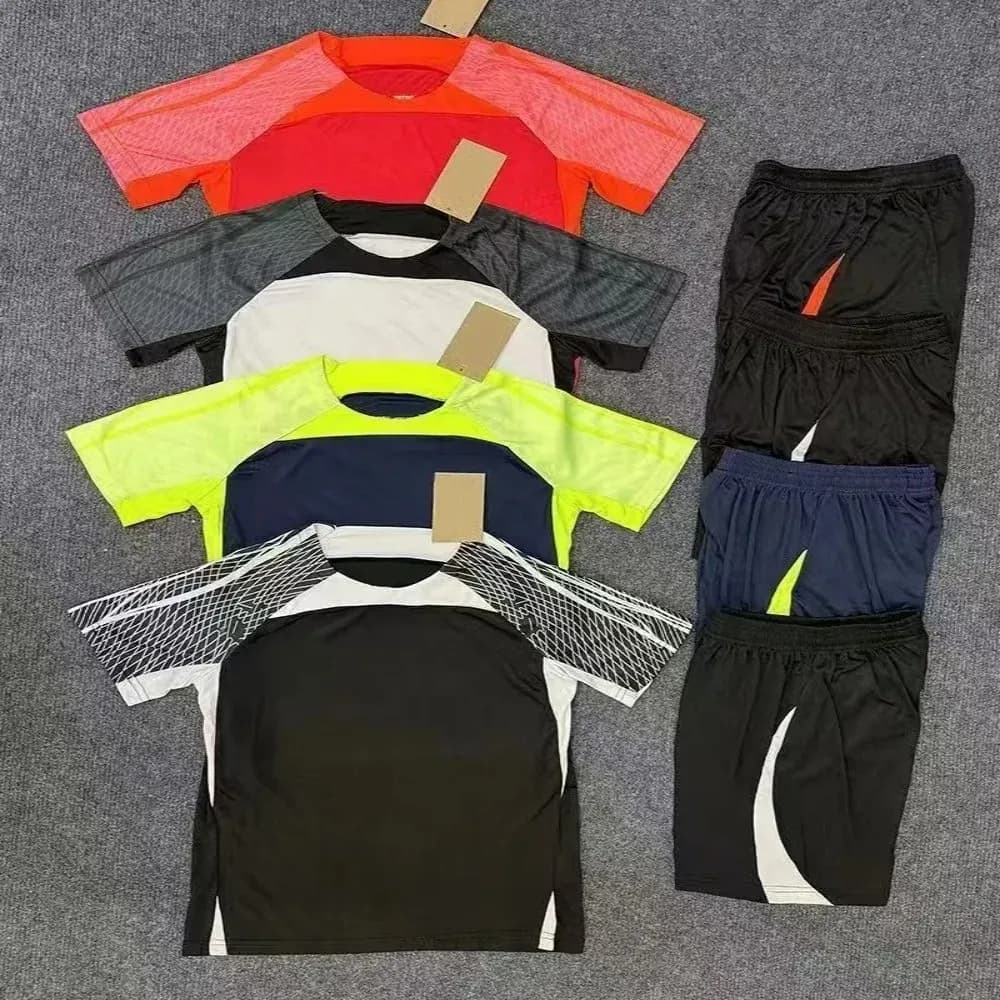 Summer Mens Sport Tracksuit Two-piece Fiess Set Jogging Running Shirt Shorts Quick Dry Mesh Tracksuits Gym Football Suit
