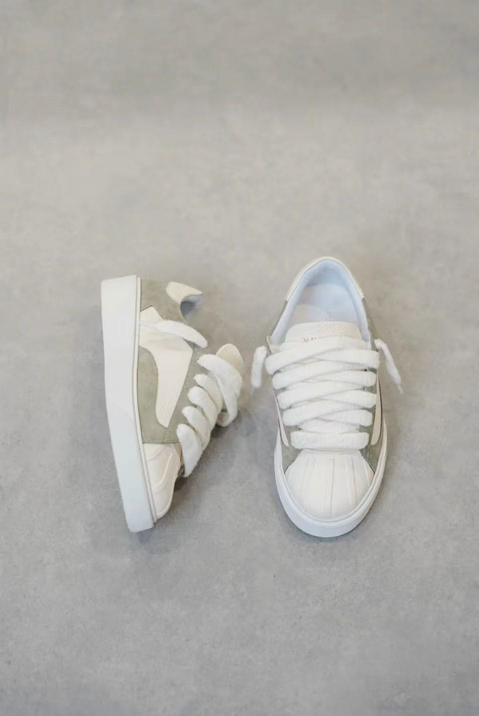 Chaussures Numeris, baskets décontractées pour hommes, plates, à bout rond, à lacets, baskets classiques et polyvalentes en cuir véritable.
