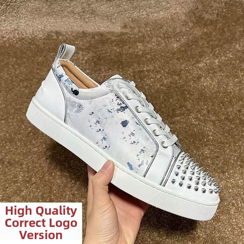 Chaussures pour hommes, ballerines brodées, semelle rouge, baskets tendance et décontractées à clous, blanches, en toile respirante, à lacets