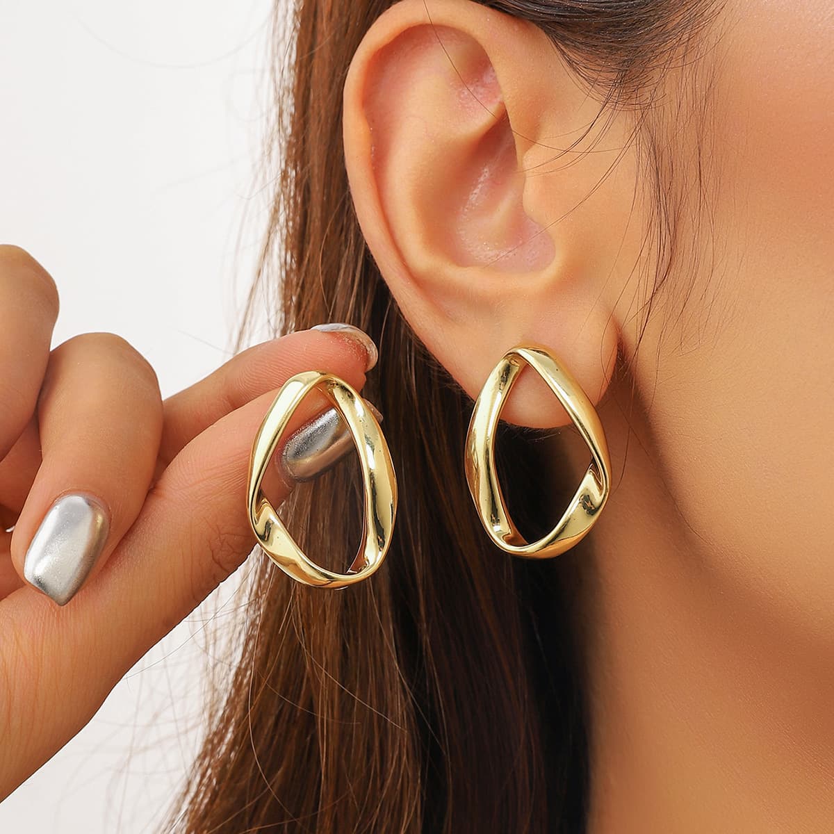 Large Metal EarringsVintage Pleated Brushed Texture Metallic Texture Simple Exaggerated Irregular Alloy Large Earrings