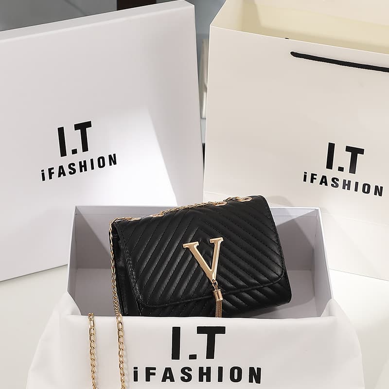 Women's Bag Shoulder Bag Fashion Striped Embroidered Shoulder Bag Tassel Decorative Bag Messenger Bag