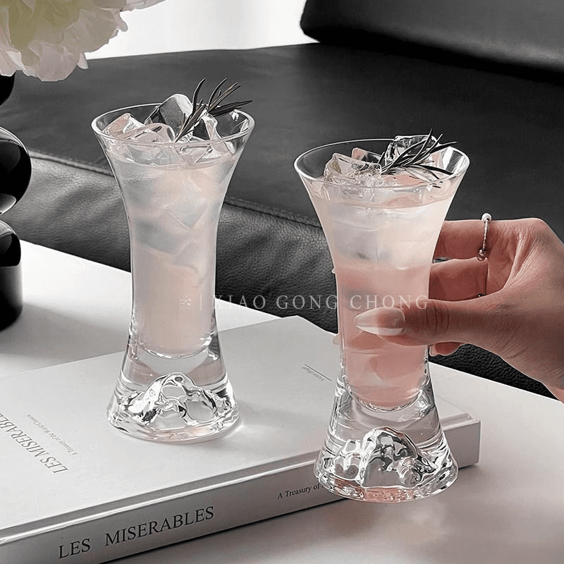 Verre de célébrité Internet de grande valeur Serrant la taille Vue sur la montagne Jus Champagne Cocktail Tasse de boisson froide