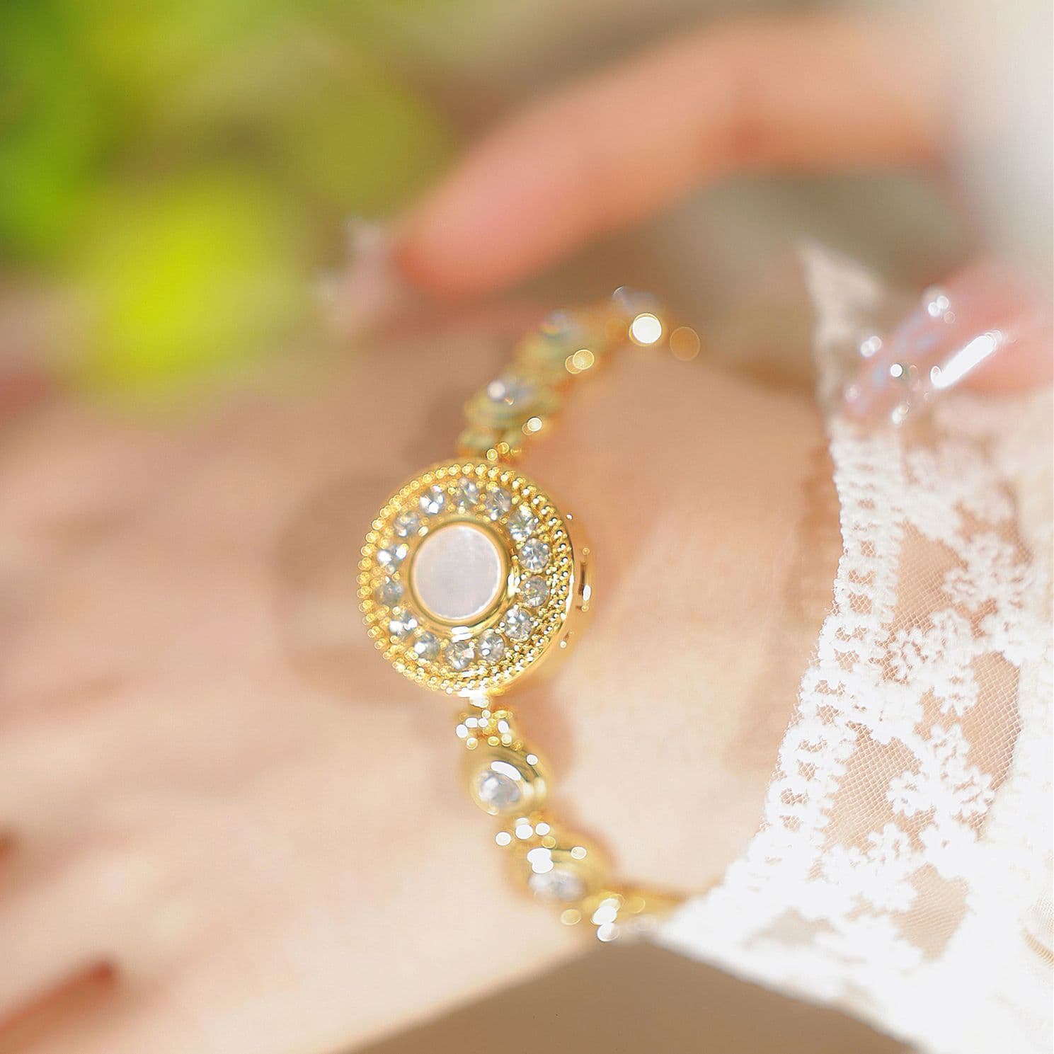 New Light Luxury Women's Antique Flip Flop Bracelet Watch