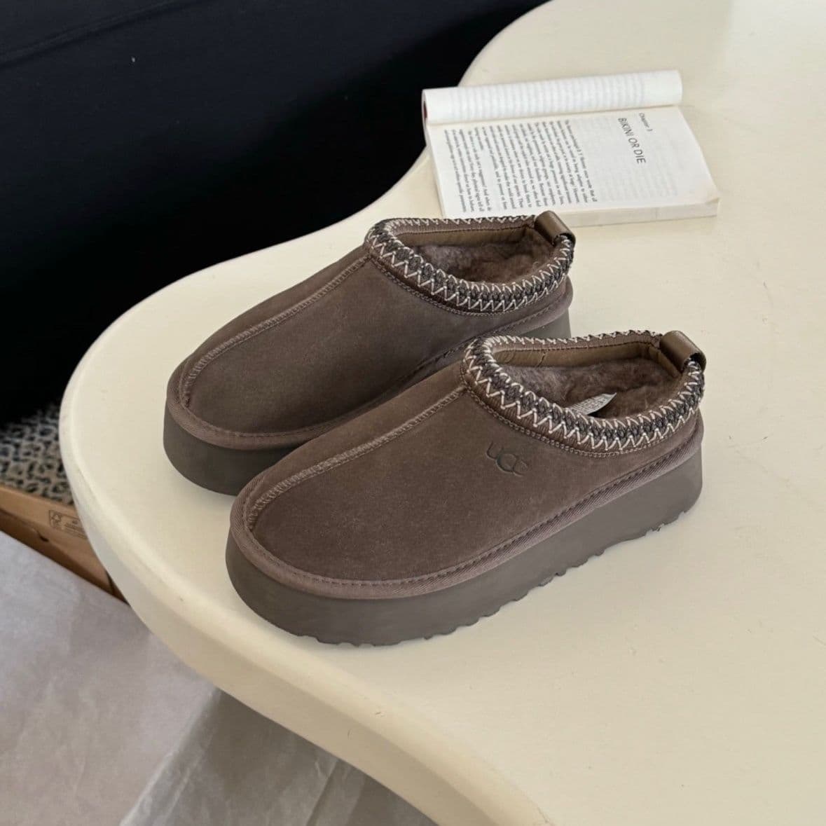 Bottes de neige ethniques à semelles épaisses, chaussures d'hiver à hauteur croissante, chaussures en coton épais à bout fermé, 2025