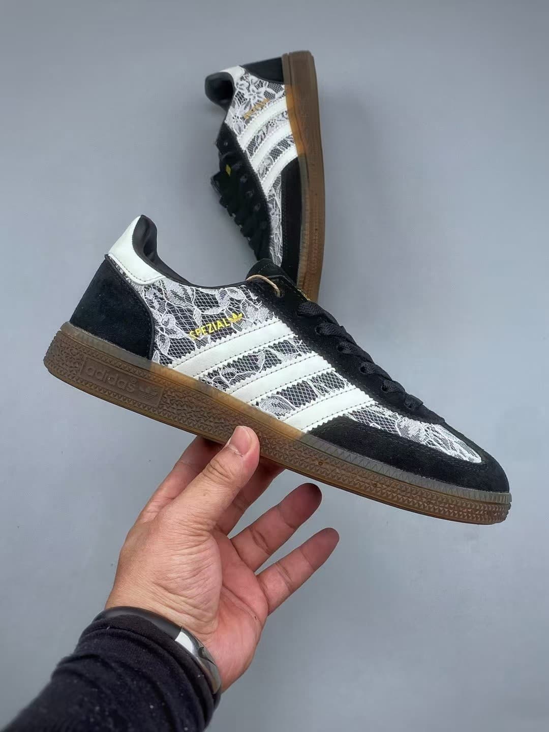 Baskets Adias Handball Spezal pour femmes, en dentelle et mesh, semelle rétro en caoutchouc gomme, chaussures confortables et élégantes pour un st