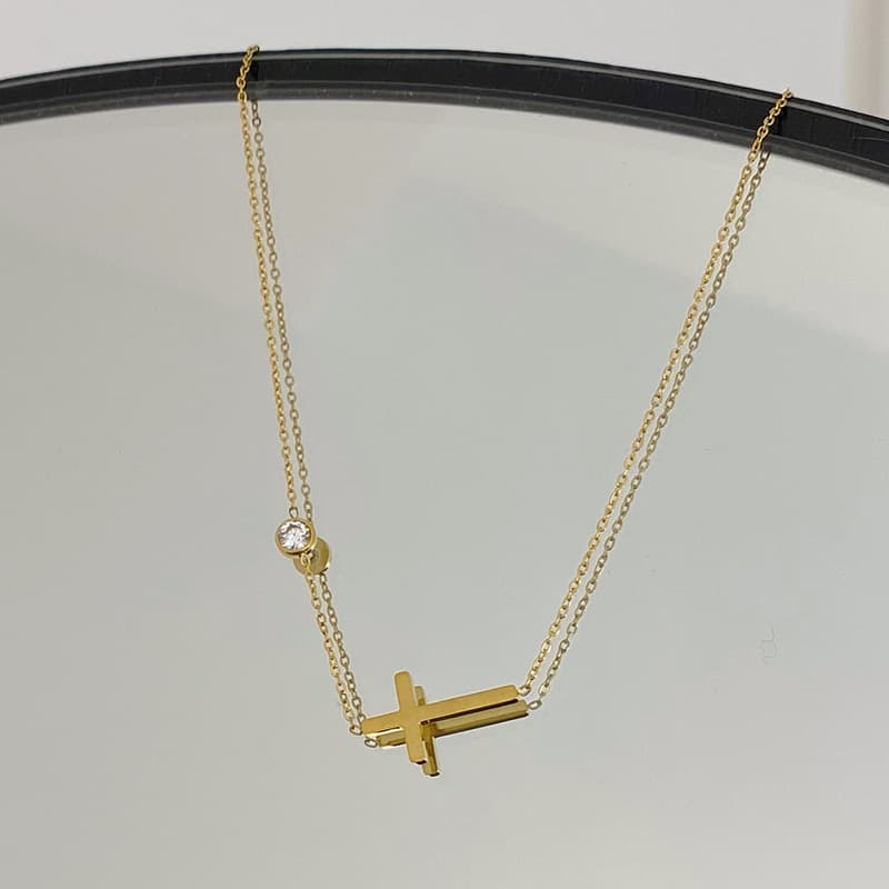 minimalist new cross pendant titanium steel necklace, women's fashionable and cool style collarbone chain exquisite set