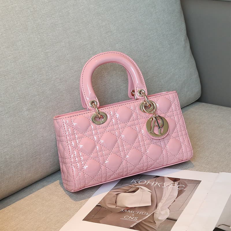 Sac à main haut de gamme Princesse Diana en cuir verni, style horizontal, collection 2025.