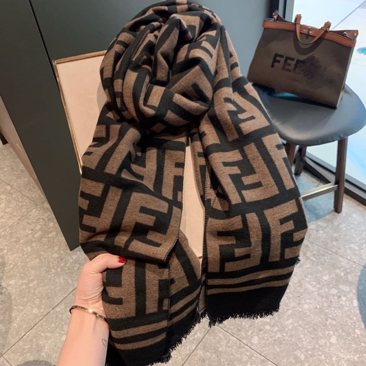 Écharpe en cachemire épais avec double lettre F, châle long et polyvalent, pour l'automne et l'hiver