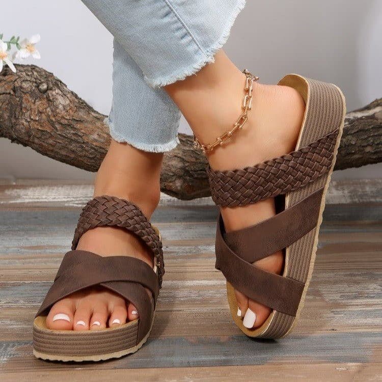 Women's fashion new flat thick bottom cross woven beach sandals