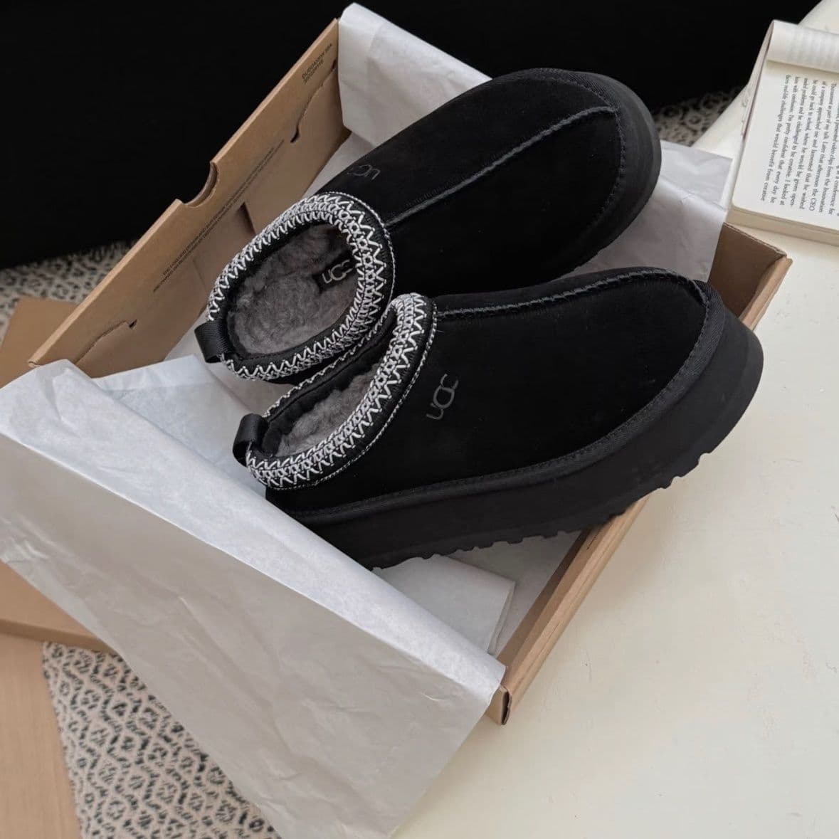 Bottes de neige ethniques à semelles épaisses, chaussures d'hiver à hauteur croissante, chaussures en coton épais à bout fermé, 2025