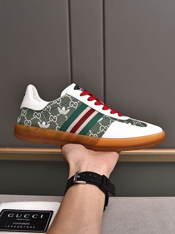 Chaussures de surf Gucci Joint pour hommes, idéales pour les sports et loisirs de plein air