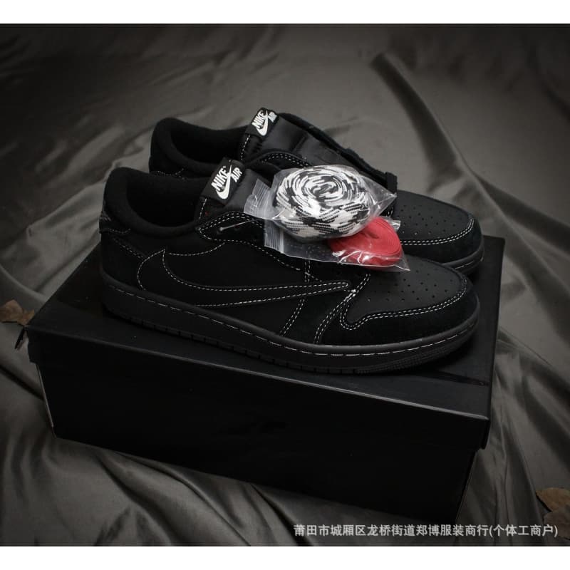 Chaussures décontractées basses blanches et marron de haute qualité, pour hommes et femmes, noires, blanches et grises avec semelle inversée.