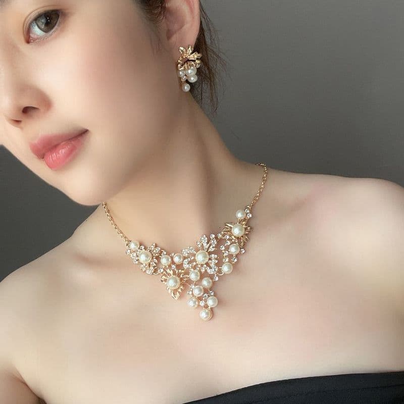 Palace style exaggerated decorations, necklaces, short styles, personalized matching accessories, simple and popular