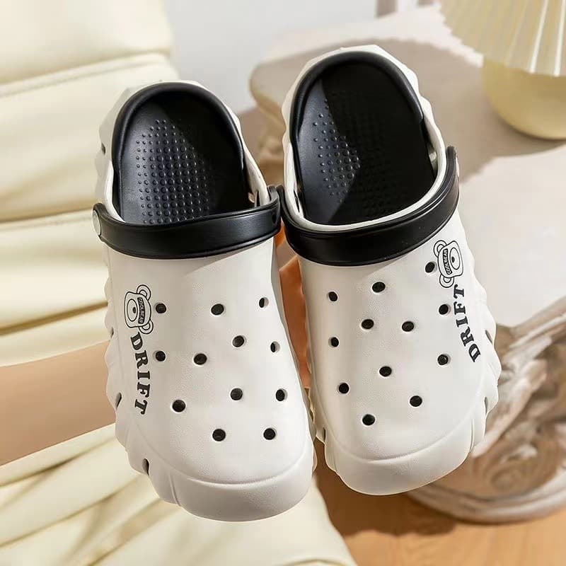 Eva hole shoes men's non-slip wear-resistant beach shoes summer outdoor fashion 2024 new trend Korean version stepping shit feeling breathable