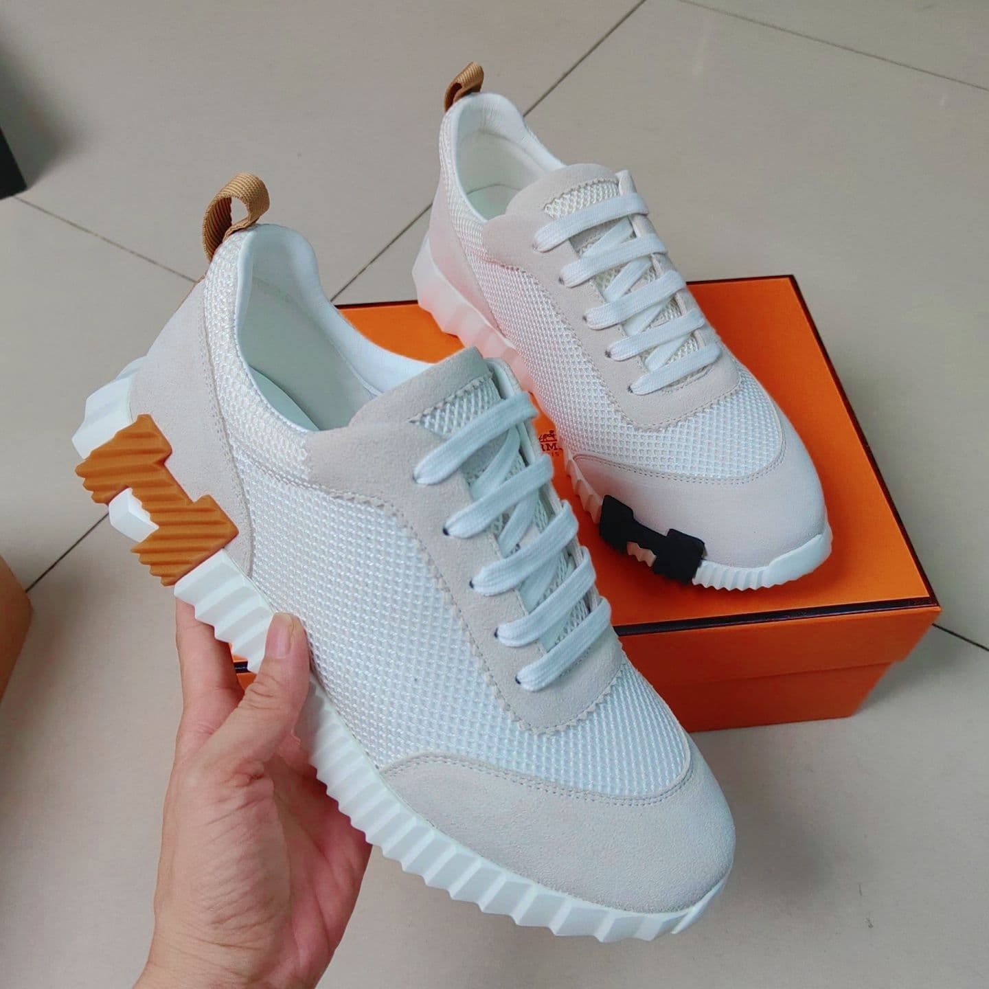Chaussures de sport en cuir de vachette pour hommes, baskets tendance et respirantes, confortables, style célébrités en ligne