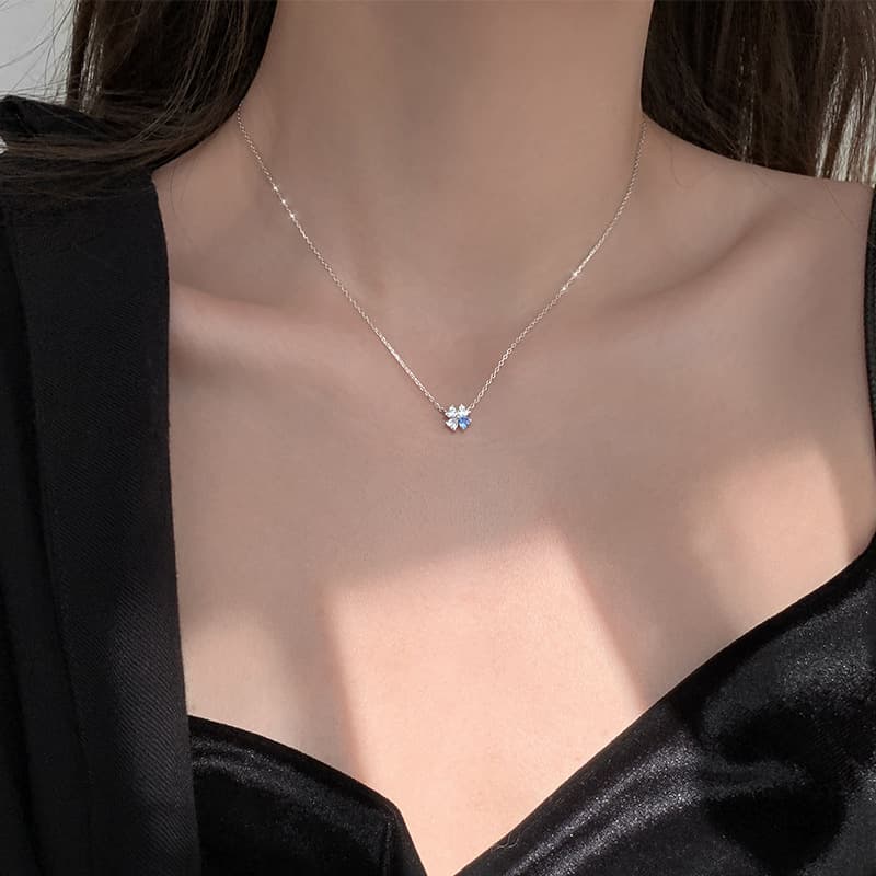 Four Leaf Clover Necklace Female Trendy Exquisite Small Temperament Simple Temperament S925 Silver Clavicle Chain Cold Style Necklace