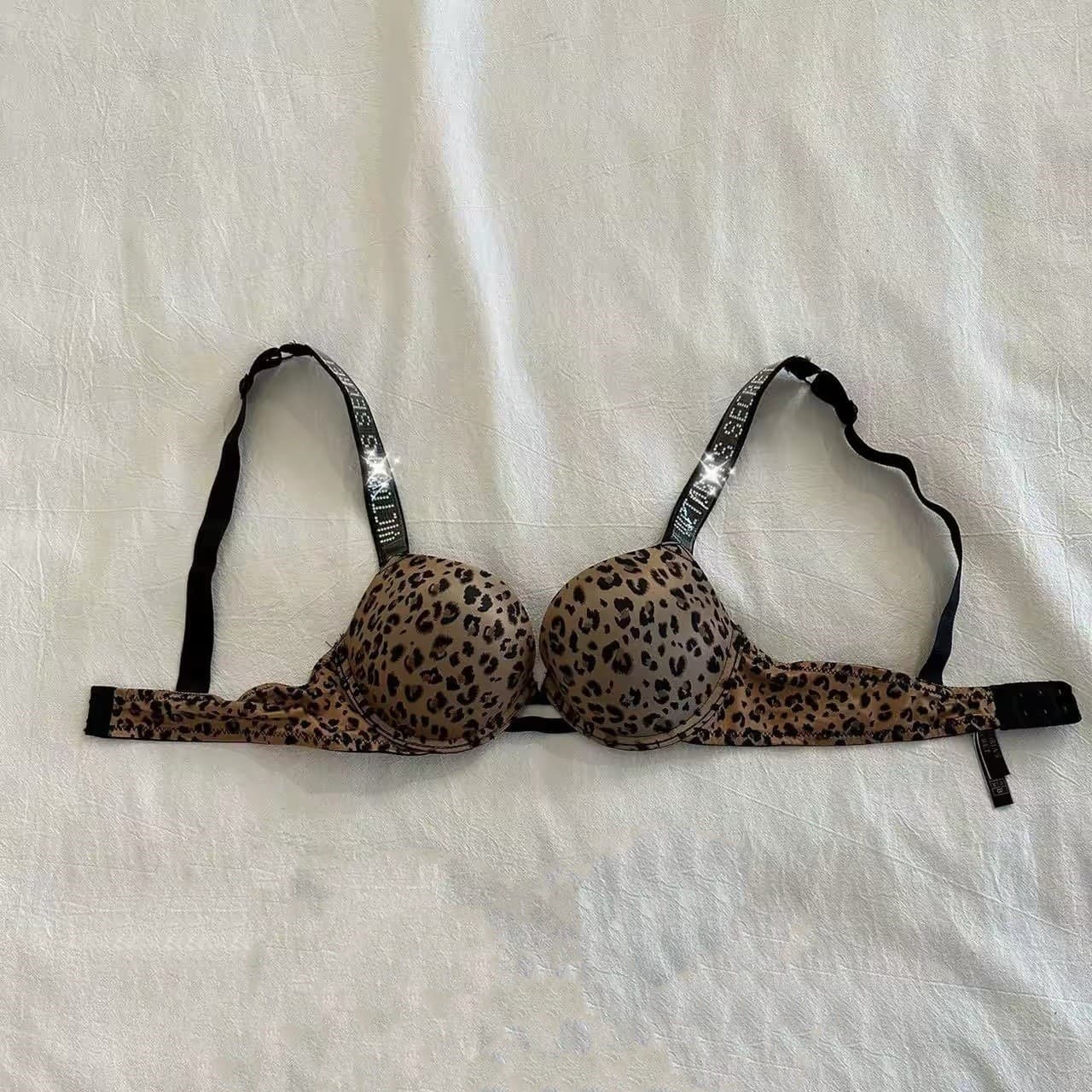 Bretelles ornées de diamants scintillants, surface lisse et sensuelle, modèle basique à armatures, effet push-up, soutien-gorge fin et épais