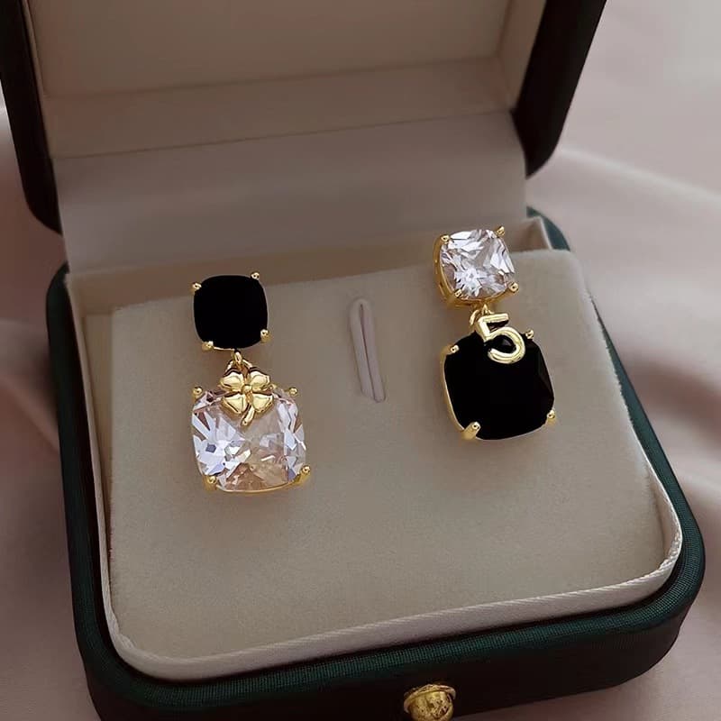 Women's Earrings zircon earrings for women niche design high-end earrings 2022 new trendy light luxury ear jewelry