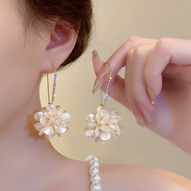 Women’s Jewelry Set Fashion Style Exquisite Diamond Pearl Flower Earrings Retro Light Luxury Banquet Stylish High End Earrings