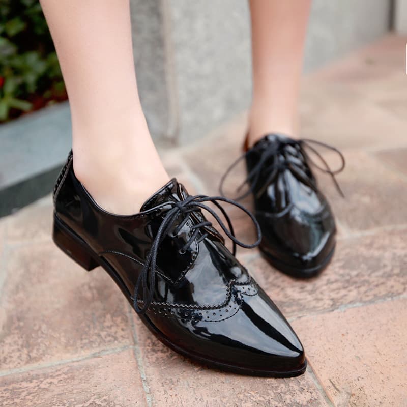 Spring Summer Autumn New Brogue Burnt Flower Hollow Square Heel Single Women's Pointed Toe Patent Ladies' Small Leather