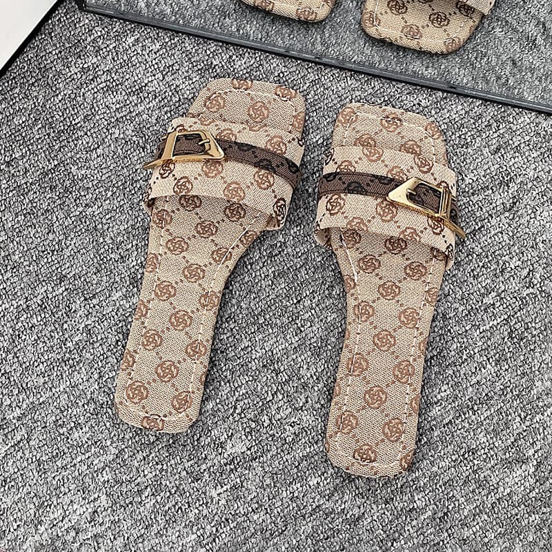Plus Size Women's Fashionable Versatile Casual Flat One Strap Metallic Sandals