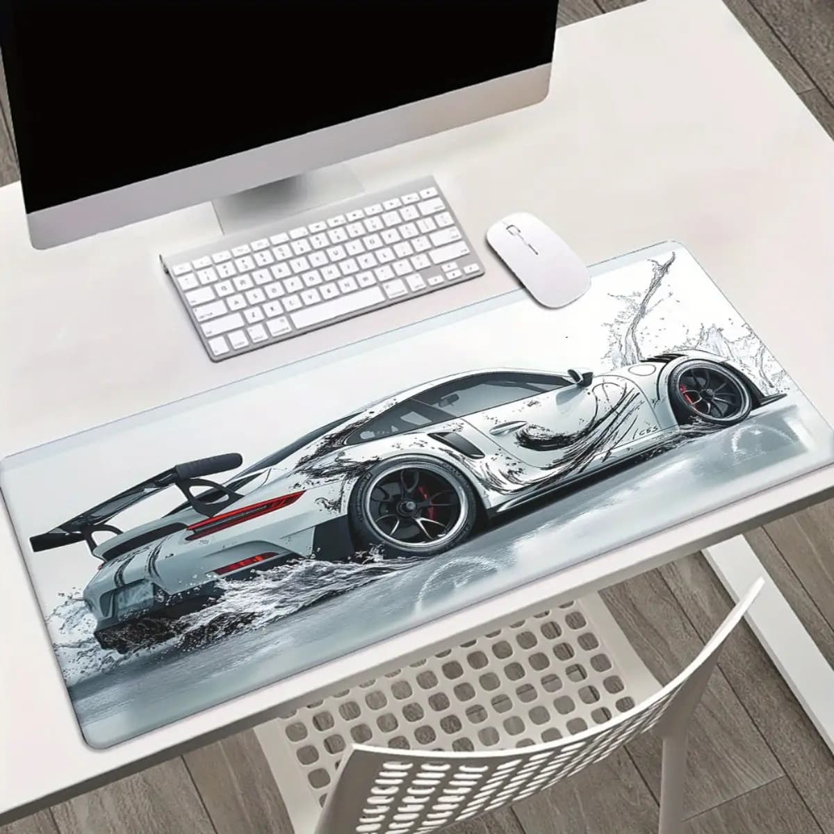 Tapis de souris et tapis de bureau gaming grand format, design dynamique de voiture de sport blanche - Surface multifonctionnelle antidérapante pour