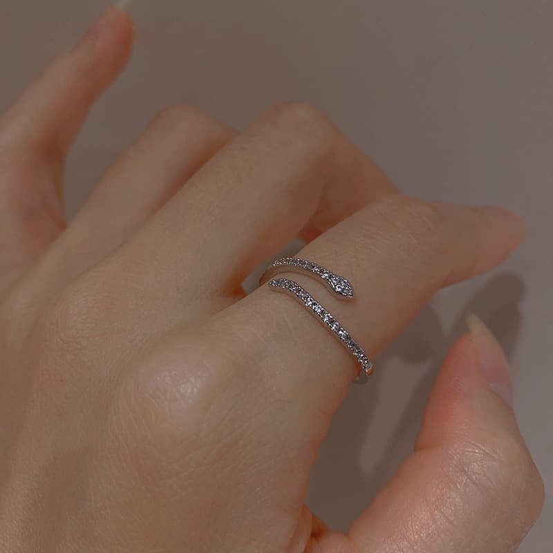 Little snake ring, fashionable and personalized index finger ring for women, niche design, light luxury, ins trend, 2023 new style