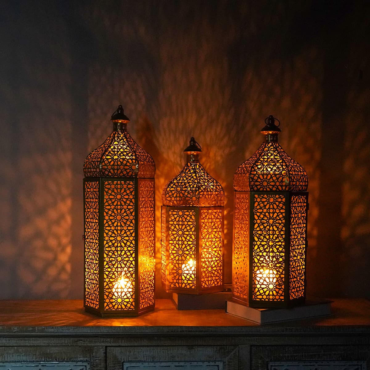 Home Furniture Middle Eastern Festival Hollow Retro Moroccan Iron Art With Open Door Candlestick Wind Lamp Decoration Home Furnishings