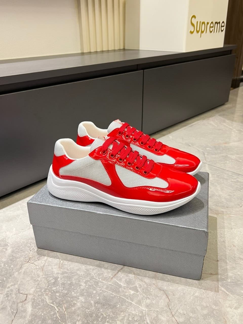 Chaussures de sport décontractées authentiques pour hommes de marque P, style coupe de l'Amérique, en cuir verni brillant, style couple