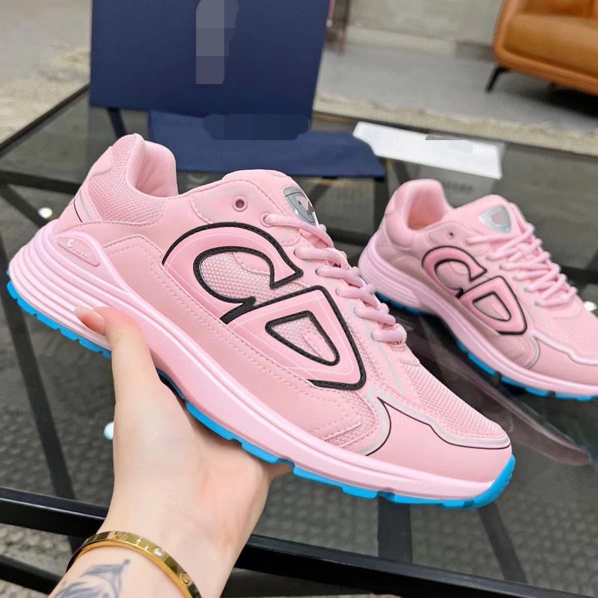 Chaussures de sport décontractées B30 pour couples, collection 2024, légères, respirantes et confortables, en maille.