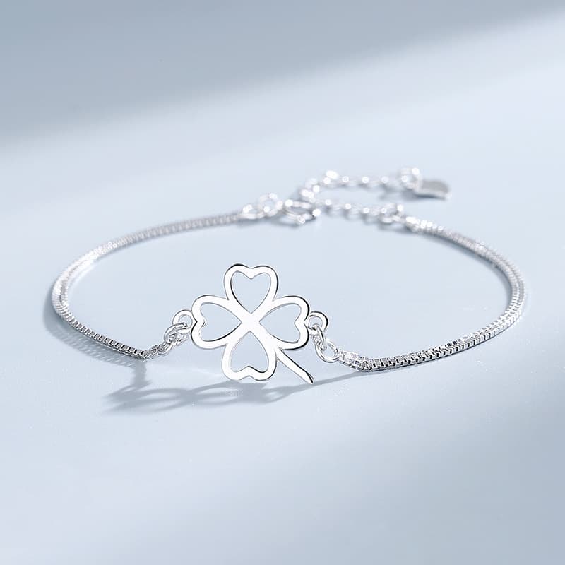 S925 four leaf clover bracelet for girls, sterling silver, ins niche design, hand jewelry, fashionable personality, versatile bracelet