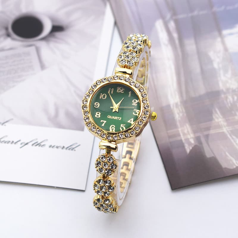 Women's Watches Floral Diamond Encrusted Fashion Women's Watch, Simple Digital Women's Student Bracelet Watch.