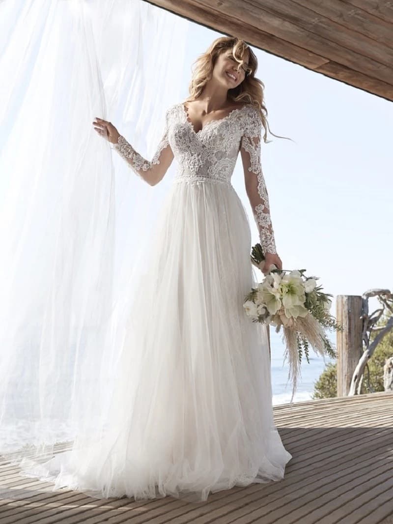 Women's Clothing New Bride Simple Deep V Neck Large Backless Travel Photography Small Tail Soft Yarn Lace Slim
