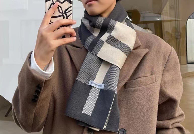 Scarf For Boys' Autumn And Winter New Warm Korean Edition Versatile Student Youth Check Neck Men's Trend
