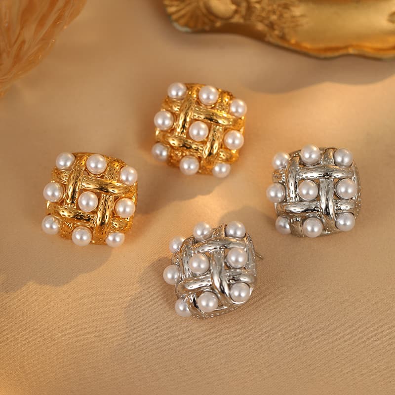 Earrings Women Golden Gem Pearl Earrings French Elegant New Hot-Selling Stud Earrings For Women Pearl Niche Design Classic Style