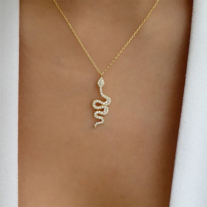 Collier chaîne pendentif collier bijoux tendance en forme de serpent élément collier personnalité mode serpent pendentif chaîne de pull pour femmes
