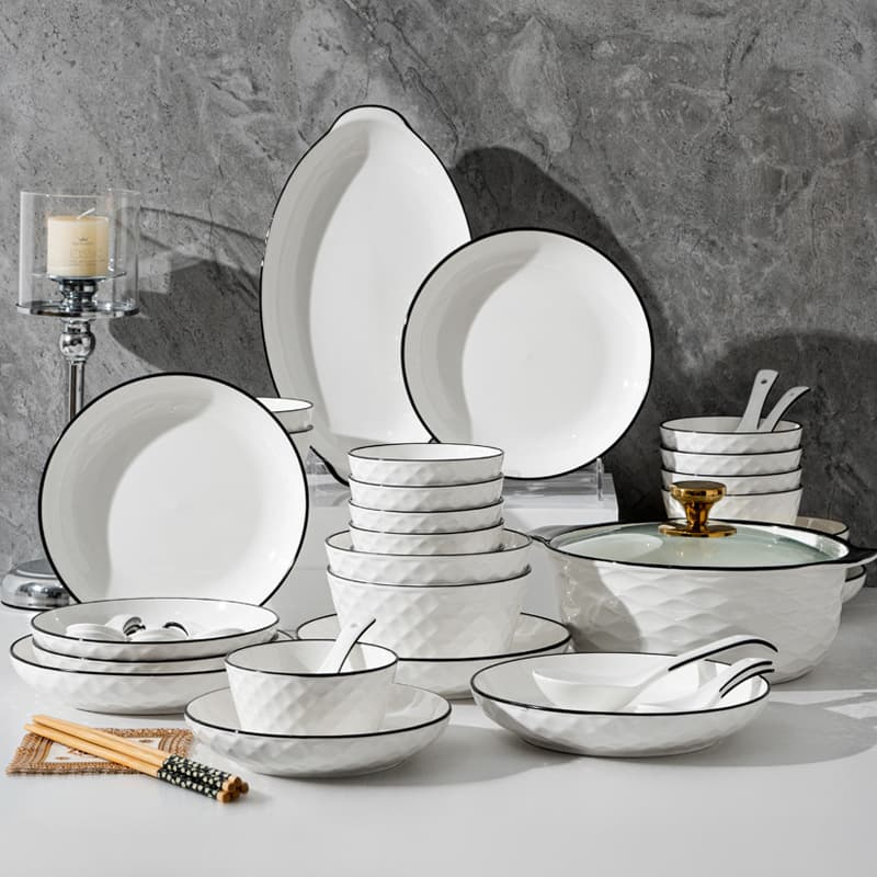 Simple Rose Diamond Ceramic Tableware Set Bowls Plates Spoons And Chopsticks Underglaze Color Bowls And Plates Set Gift
