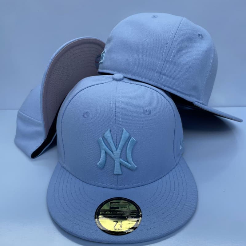 Casquette fermée de baseball brodée de haute qualité, style classique transfrontalier, de la Ligue sportive américaine, avec visière plate.