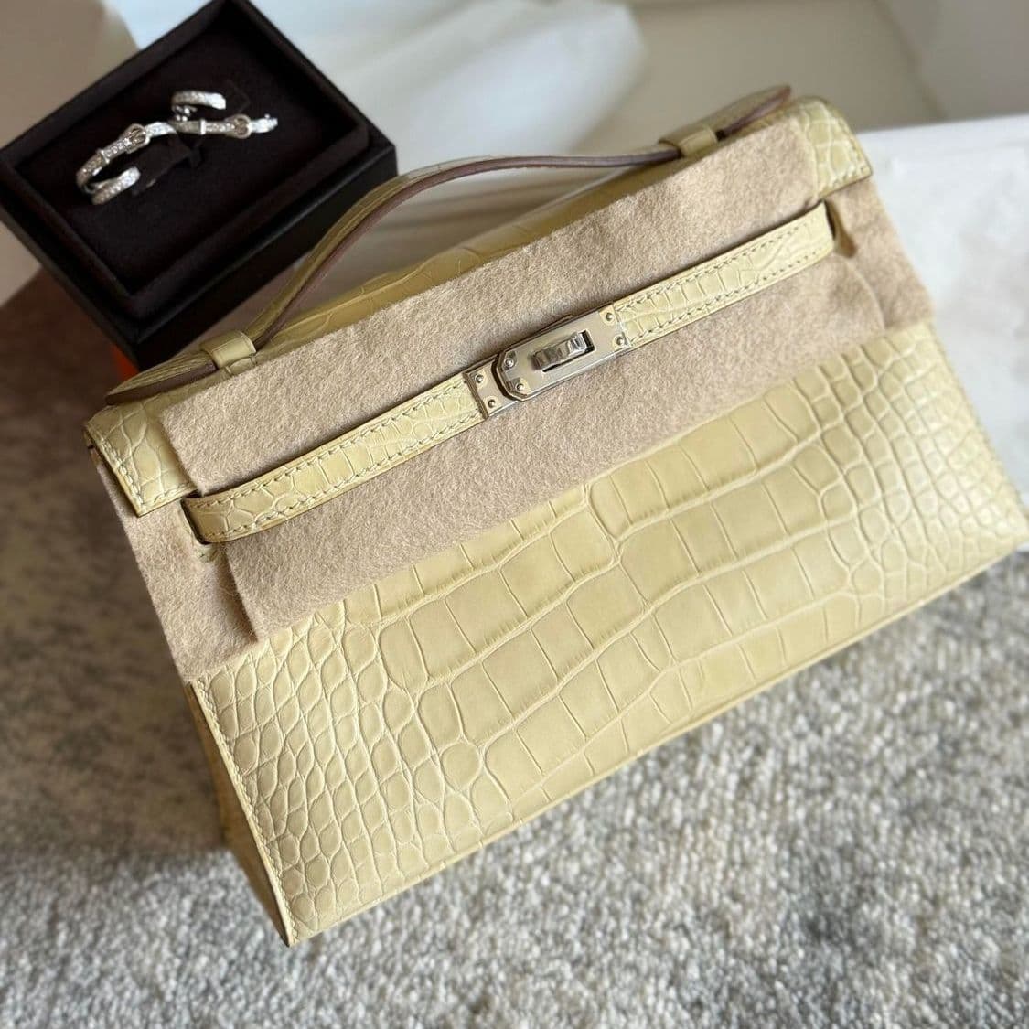Sac Kelly Mini de deuxième génération pour femme, collection printemps 2026, sac à main bandoulière haut de gamme, léger et luxueux.