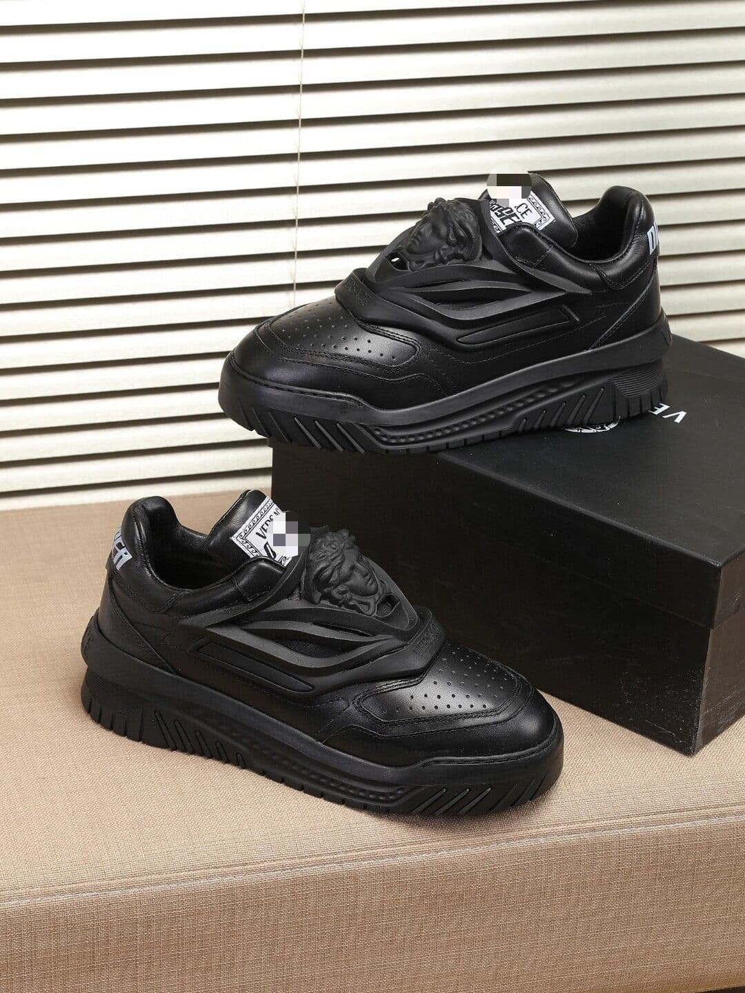 Chaussures pour hommes style européen, rehaussantes, semelle épaisse, décontractées, en cuir véritable tendance