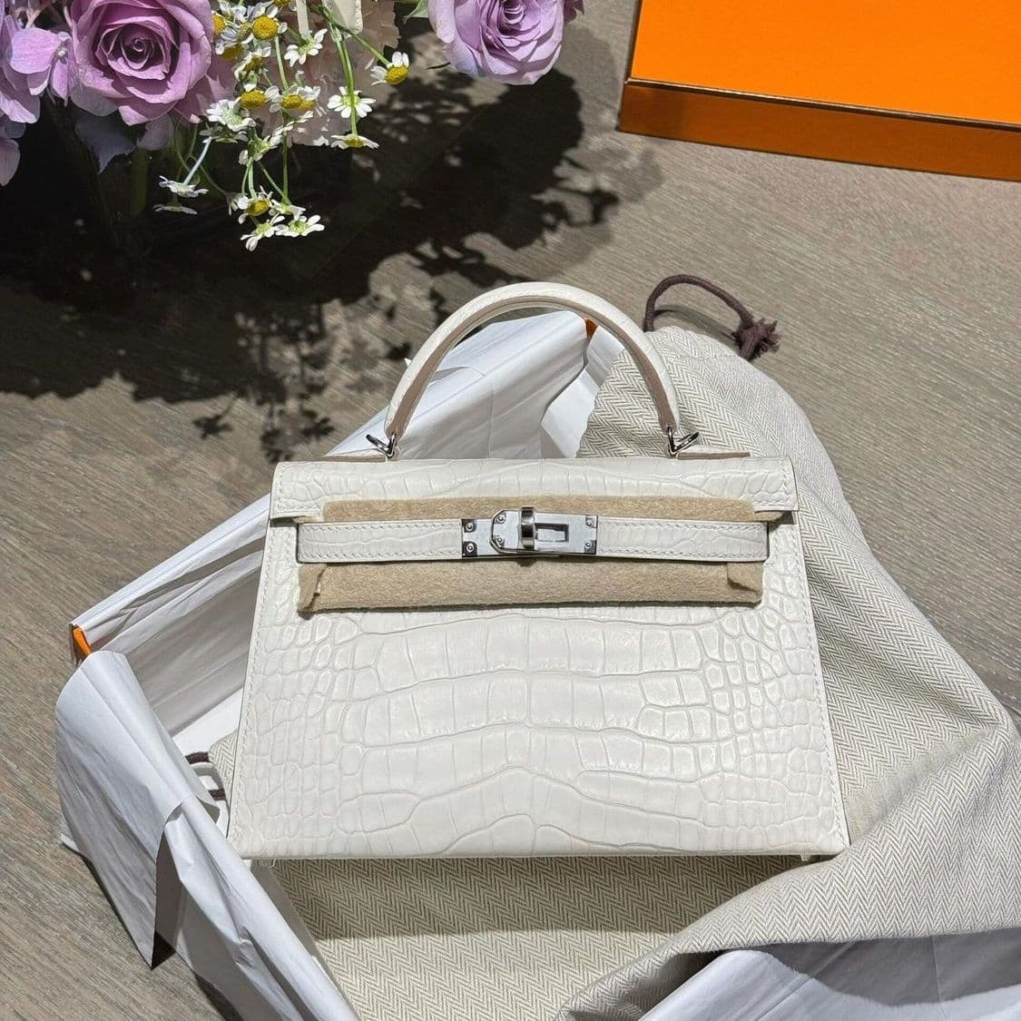 Sac Kelly Mini de deuxième génération pour femme, collection printemps 2026, sac à main bandoulière haut de gamme, léger et luxueux.