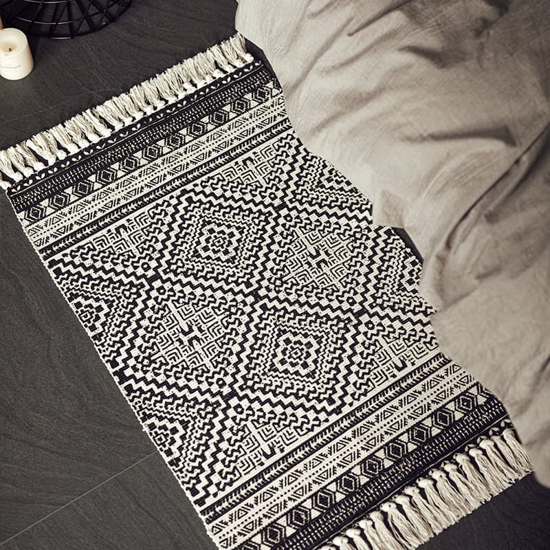Nordic Style Handmade Cotton Thread Black And White Carpet Tassel Entrance Mat Homestay Living Room Sofa Blanket Dirt Resistant Bedside