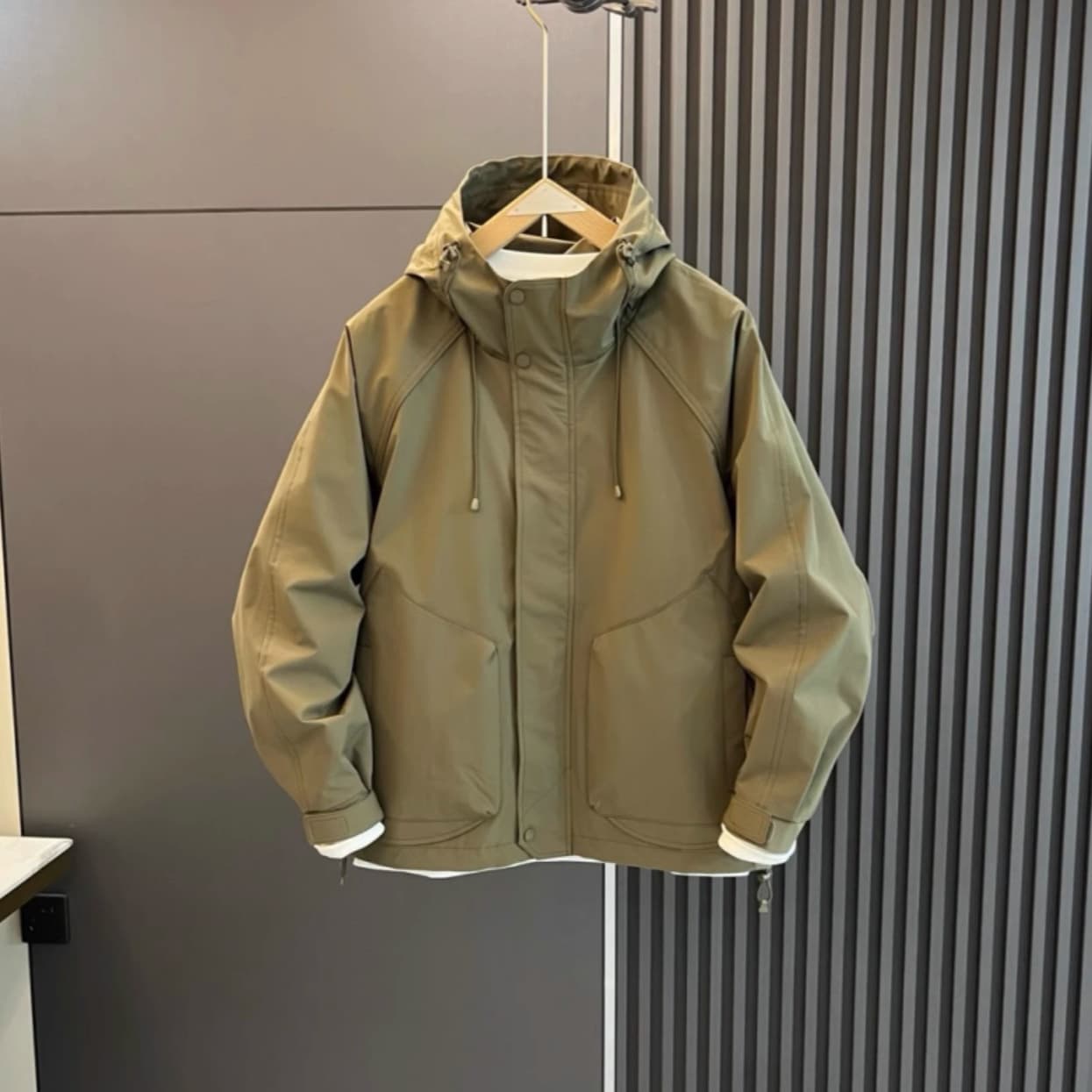 New Spring and Autumn Jacket, Men's Stormtrooper, Windproof Top, Solid Color Hooded, Fashionable, Casual, Loose Work Clothes, Trendy